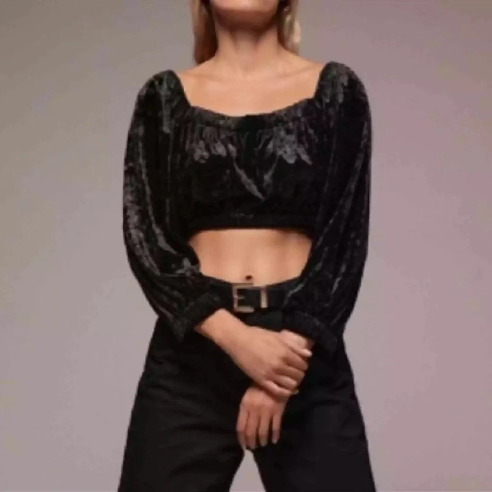 NWT Zara Black Velvet Long Sleeve Crop